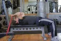 Barre au front avec élastique