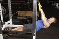 Tirage horizontal inversé avec sangles