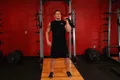 Développé militaire un bras kettlebell latéral