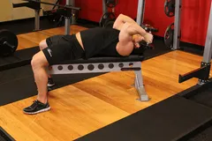Extension triceps allongé haltères