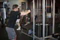 Tirage poulie corde bras tendus