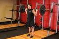 Squat stance étroite