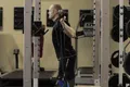 Squat sur box avec élastiques