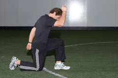 Exercice bras à genoux