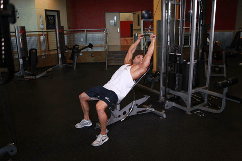 Pushdown incliné à la poulie